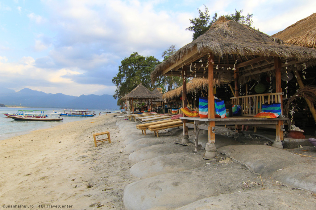 Gazebo la malul marii