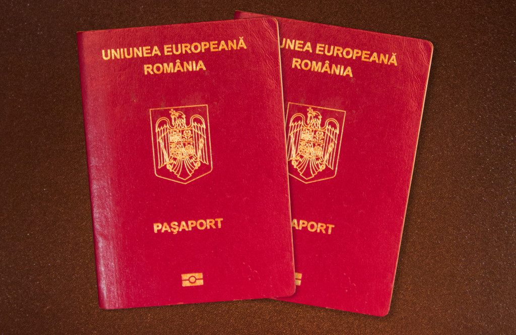 Pasapoartele noastre arata la fel ca ale tuturor calatorilor europeni